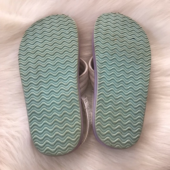 4 Pairs of Toddler Girls Flip Flops Bundle - Picture 5 of 9